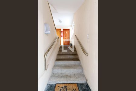 Apartamento à venda com 77m², 2 quartos e 1 vagaEscadas