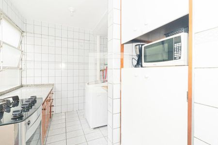 Apartamento à venda com 77m², 2 quartos e 1 vagaCozinha e Área de Serviço