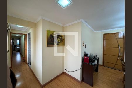 Apartamento à venda com 370m², 4 quartos e 3 vagas Apartamento à venda com 370m², 4 quartos e 3 vagasCorredor