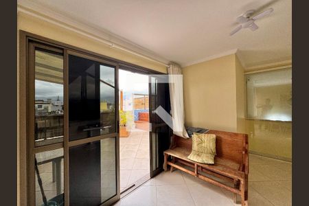 Apartamento à venda com 370m², 4 quartos e 3 vagas Apartamento à venda com 370m², 4 quartos e 3 vagasSala - Segundo andar