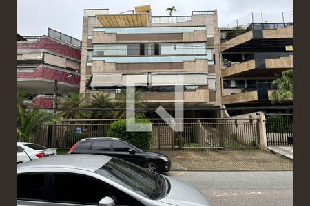 Apartamento à venda com 370m², 4 quartos e 3 vagas Apartamento à venda com 370m², 4 quartos e 3 vagasFachada