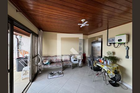 Apartamento à venda com 370m², 4 quartos e 3 vagas Apartamento à venda com 370m², 4 quartos e 3 vagasSala 2 - Segundo andar