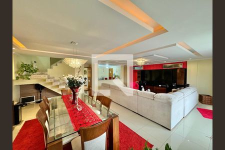 Apartamento à venda com 370m², 4 quartos e 3 vagas Apartamento à venda com 370m², 4 quartos e 3 vagasSala