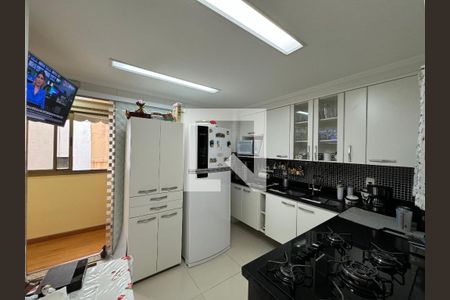 Apartamento à venda com 370m², 4 quartos e 3 vagas Apartamento à venda com 370m², 4 quartos e 3 vagasCozinha