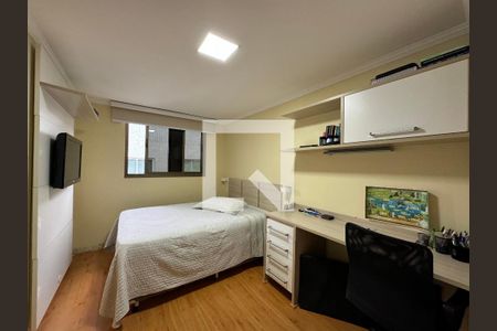 Apartamento à venda com 370m², 4 quartos e 3 vagas Apartamento à venda com 370m², 4 quartos e 3 vagasSuíte 2