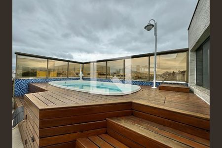 Apartamento à venda com 370m², 4 quartos e 3 vagas Apartamento à venda com 370m², 4 quartos e 3 vagasÁrea externa