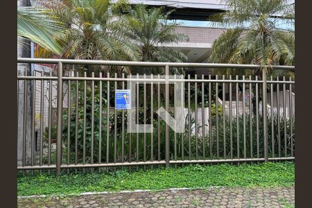 Apartamento à venda com 370m², 4 quartos e 3 vagas Apartamento à venda com 370m², 4 quartos e 3 vagasPlaquinha Quitno Andar