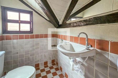 Casa de condomínio para alugar com 180m², 3 quartos e 1 vagaBanheiro 2
