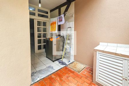 Casa de condomínio para alugar com 180m², 3 quartos e 1 vagaÁrea de serviço