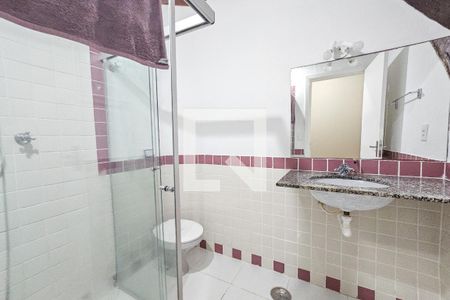 Casa de condomínio para alugar com 180m², 3 quartos e 1 vagaBanheiro da Suíte