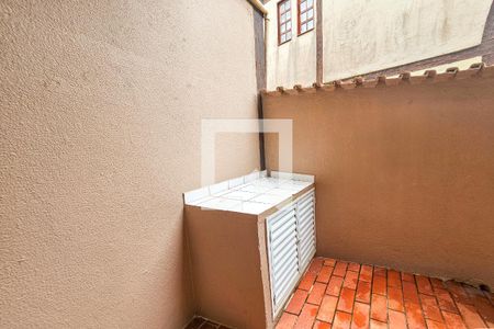 Casa de condomínio para alugar com 180m², 3 quartos e 1 vagaÁrea de serviço