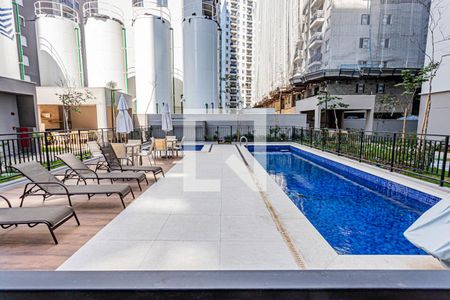 Apartamento à venda com 34m², 2 quartos e sem vaga Apartamento à venda com 34m², 2 quartos e sem vagaÁrea comum - Piscina