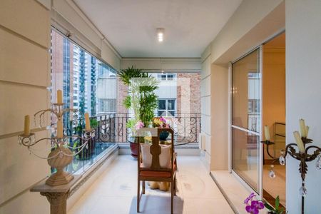 Apartamento à venda com 349m², 4 quartos e 4 vagasSala