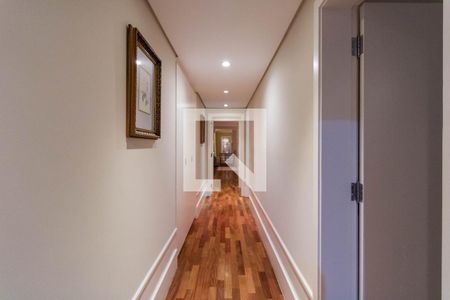 Apartamento à venda com 349m², 4 quartos e 4 vagasCorredor 