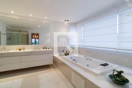 Apartamento à venda com 349m², 4 quartos e 4 vagasQuarto 1 Banheiro 