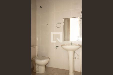 Casa para alugar com 200m², 2 quartos e 2 vagas Casa para alugar com 200m², 2 quartos e 2 vagasBanheiro de Serviço