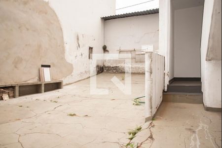 Casa para alugar com 200m², 2 quartos e 2 vagas Casa para alugar com 200m², 2 quartos e 2 vagasQuintal