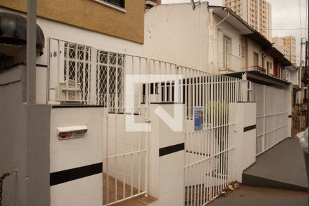 Casa para alugar com 200m², 2 quartos e 2 vagas Casa para alugar com 200m², 2 quartos e 2 vagasFrente