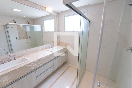 Apartamento para alugar com 235m², 3 quartos e 3 vagasBanheiro da Suíte 3