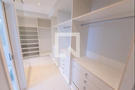 Apartamento para alugar com 235m², 3 quartos e 3 vagasCloset da suíte 3