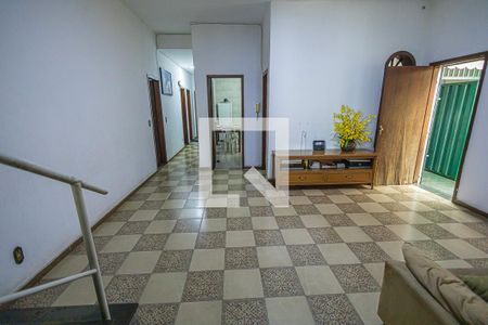 Sala 2 de casa à venda com 6 quartos, 390m² em Santa Rosa, Belo Horizonte