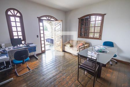 Sala de casa à venda com 6 quartos, 390m² em Santa Rosa, Belo Horizonte