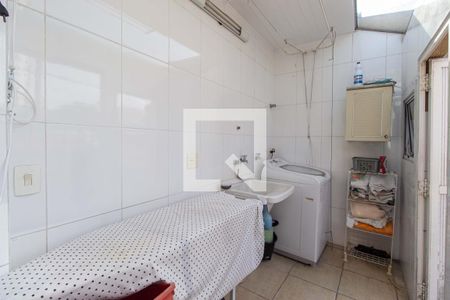 Casa à venda com 201m², 4 quartos e 4 vagasÁrea de Serviço 2