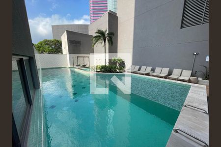 Studio para alugar com 28m², 1 quarto e sem vaga Studio para alugar com 28m², 1 quarto e sem vagaÁrea comum - Piscina