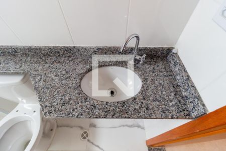 Apartamento para alugar com 38m², 2 quartos e sem vaga Apartamento para alugar com 38m², 2 quartos e sem vagaDetalhe - Banheiro