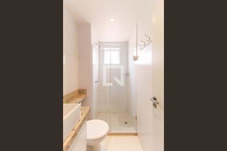 Apartamento à venda com 66m², 3 quartos e 1 vaga Apartamento à venda com 66m², 3 quartos e 1 vagaBanheiro da Suíte 2