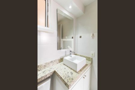 Apartamento à venda com 66m², 3 quartos e 1 vaga Apartamento à venda com 66m², 3 quartos e 1 vagaBanheiro