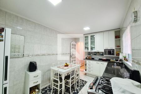 Casa à venda com 160m², 3 quartos e 2 vagas Casa à venda com 160m², 3 quartos e 2 vagasCozinha