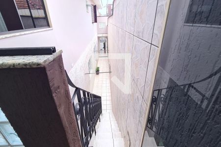 Casa à venda com 160m², 3 quartos e 2 vagas Casa à venda com 160m², 3 quartos e 2 vagasEscada atelie