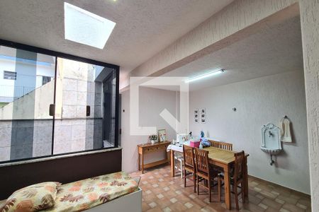 Casa à venda com 160m², 3 quartos e 2 vagas Casa à venda com 160m², 3 quartos e 2 vagasatelie