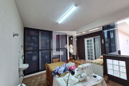 Casa à venda com 160m², 3 quartos e 2 vagas Casa à venda com 160m², 3 quartos e 2 vagasatelie