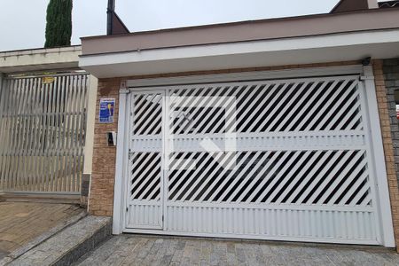 Casa à venda com 160m², 3 quartos e 2 vagas Casa à venda com 160m², 3 quartos e 2 vagasEntrada