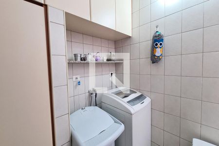 Casa à venda com 160m², 3 quartos e 2 vagas Casa à venda com 160m², 3 quartos e 2 vagasÁrea de Serviço