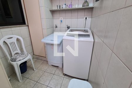 Casa à venda com 160m², 3 quartos e 2 vagas Casa à venda com 160m², 3 quartos e 2 vagasÁrea de Serviço