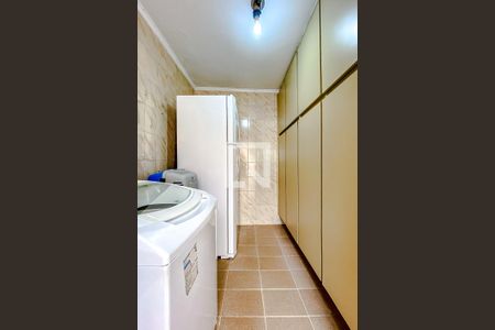 Casa à venda com 180m², 3 quartos e 1 vagaÁrea de Serviço