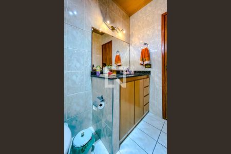 Casa à venda com 180m², 3 quartos e 1 vagaBanheiro