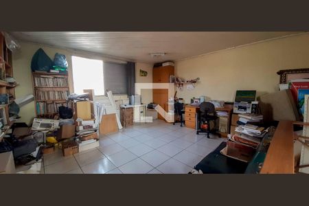 Casa à venda com 141m², 4 quartos e 2 vagas Casa à venda com 141m², 4 quartos e 2 vagasEscritório