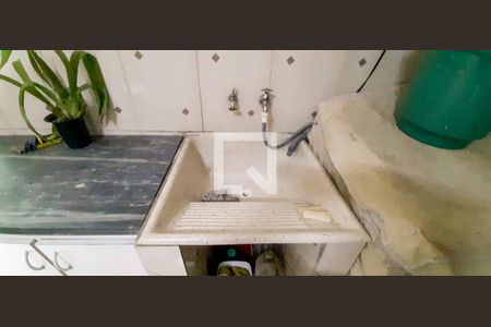 Casa à venda com 141m², 4 quartos e 2 vagas Casa à venda com 141m², 4 quartos e 2 vagasÁrea de Serviço