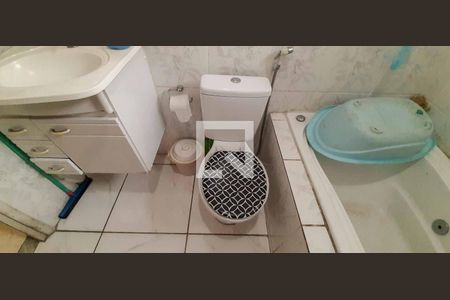 Casa à venda com 141m², 4 quartos e 2 vagas Casa à venda com 141m², 4 quartos e 2 vagasBanheiro Social 1