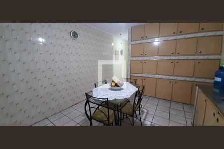 Casa à venda com 141m², 4 quartos e 2 vagas Casa à venda com 141m², 4 quartos e 2 vagasCozinha