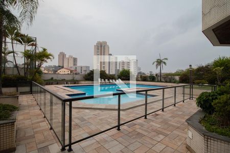 Apartamento à venda com 222m², 4 quartos e 4 vagasÁrea comum - Piscina