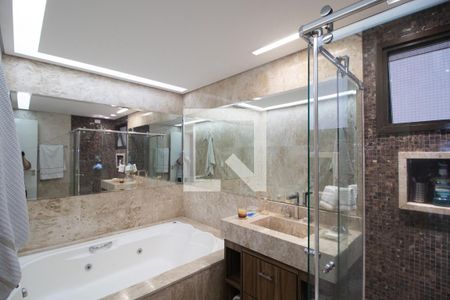 Apartamento à venda com 222m², 4 quartos e 4 vagasBanheiro da Suíte 2