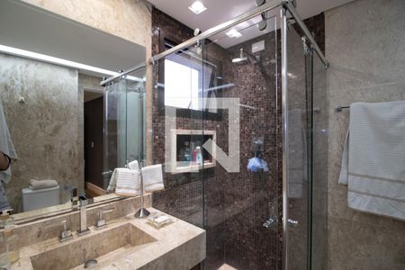 Apartamento à venda com 222m², 4 quartos e 4 vagasBanheiro da Suíte 2