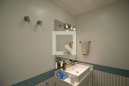 Apartamento à venda com 222m², 4 quartos e 4 vagasBanheiro da Suíte 1