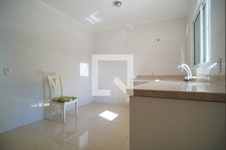 Casa à venda com 248m², 4 quartos e 2 vagasCozinha