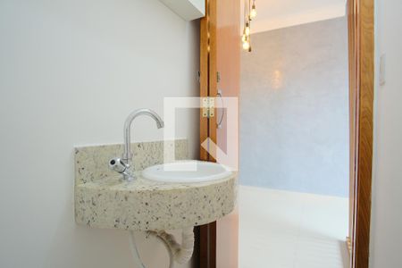 Lavabo de casa de condomínio para alugar com 2 quartos, 60m² em Penha de França, São Paulo